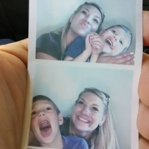 Meet your Posher, Bee